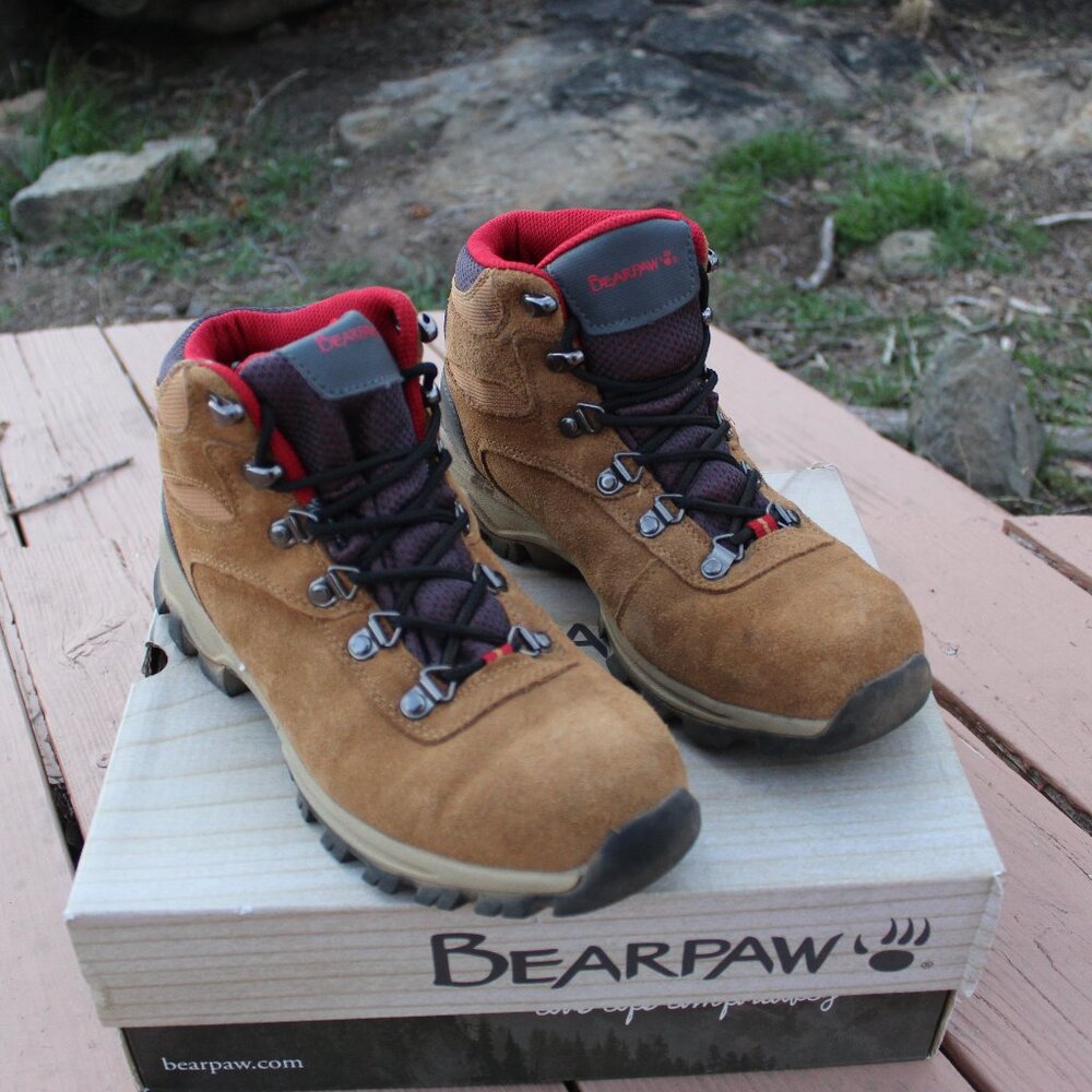 Women's Bearpaw Hiking Boots Size 9